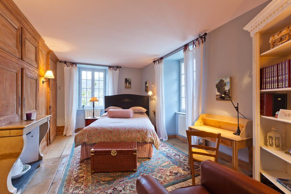 A L'Ombre Du Chateau Nans-sous-Sainte-Anne Room photo
